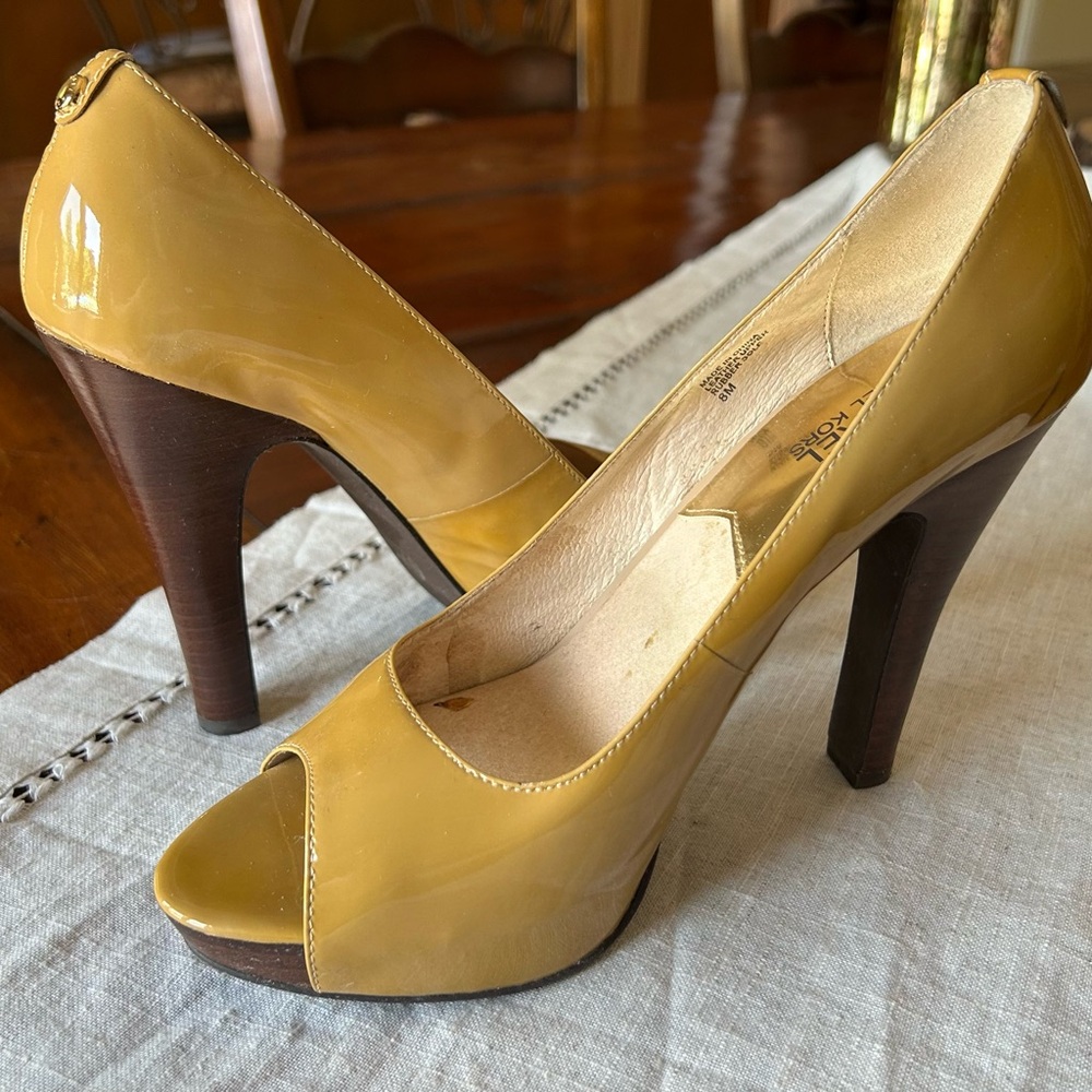 Michael Kors Tan and Brown Patent Leather Peep Toe Heels
